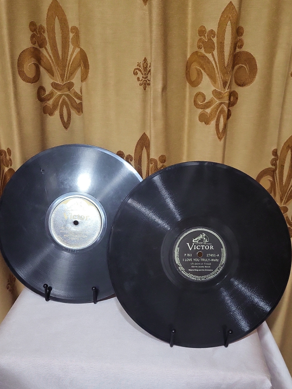 Victor Vintage 78 RPM Vinyl Records/Waltz & Fox Trot